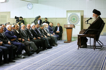 Leader Meets with Minister of Foreign Affairs and Ambassadors of the Islamic Republic