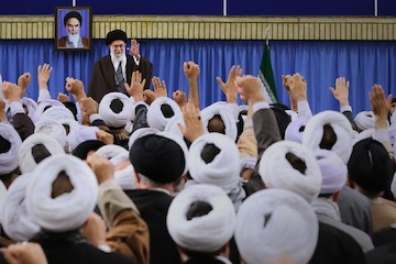 Ayatollah Khamenei meets with Friday Prayer Leaders 