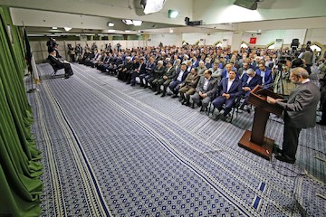 Photos: The chairman and the members of the 10th Majlis met with Ayatollah Khamenei