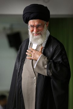 Photos: The chairman and the members of the 10th Majlis met with Ayatollah Khamenei