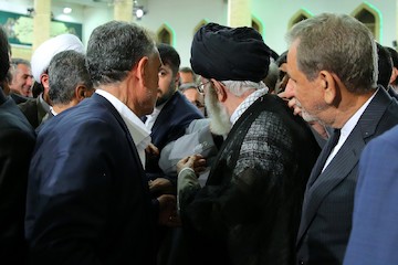 Ayatollah Khamenei met with government officials