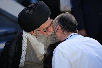 Ayatollah Khamenei meets with poets