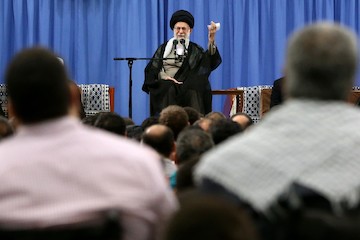 Photos: Ayatollah Khamenei met with government officials and ambassadors of Islamic countries