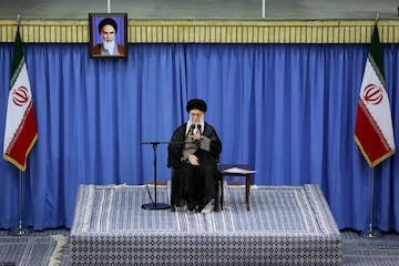 Sunnis and Shias from different Provinces meet with Ayatollah Khamenei
