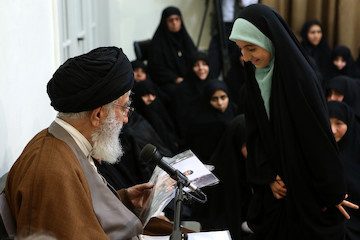 Families of martyred defenders of the Holy Shrine met with Ayatollah Khamenei