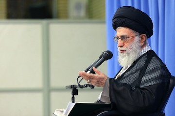 Ayatollah Khamenei giving dars-e kharej fiqh