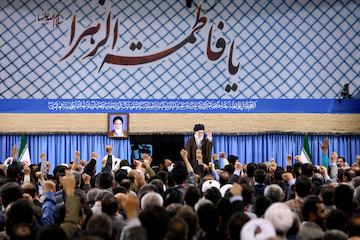 Ayatollah Khamenei met with officials and ambassadors from Islamic countries