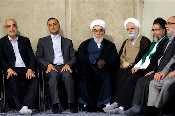 Teachers and educationalists met with Ayatollah Khamenei on Teacher's Day