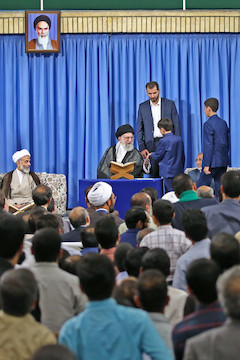 Quran reciters meet with Ayatollah Khamenei on the commencement of Ramadan