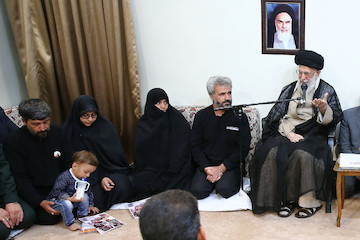 Ayatollah Khamenei received the family of Martyr Mohsen Hojaji 