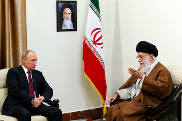 Photos: Ayatollah Khamenei meets Vladimir Putin