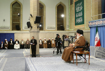 Participants of “Admirers of Ahlulbait” Summit met with Ayatollah Khameneir