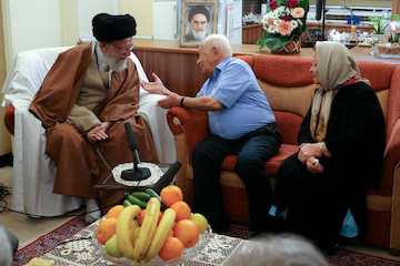 Ayatollah Khamenei visited Christian martyr's family