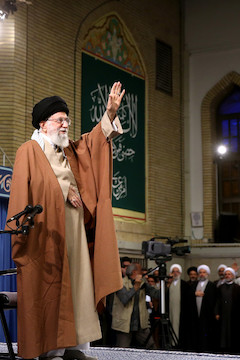 People of Qom meet with Ayatollah Khamenei