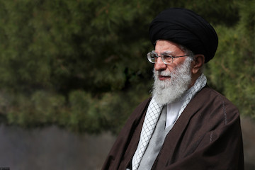  Ayatollah Khamenei planting tree saplings