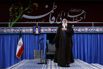 Panegyrists and Eulogists meet with Ayatollah Khamenei on Lady Fatima's (as) birth anniversary