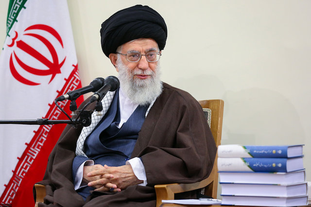 Organizers of National Conference in Commemoration of Tehran Philosopher met with Ayatollah Khamenei