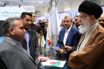 Imam Khamenei‘s visit to the Iranian Products Exhibition