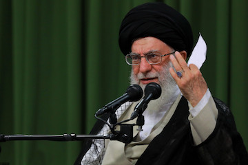 Poets met with Ayatollah Khamenei on Imam Hassan’s birth anniversary