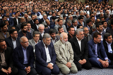 The Chairman of Majlis and MPs met with Ayatollah Khamenei