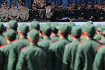 Ayatollah Khamenei speaks at graduation ceremony in Imam Hussain Officers Academy
