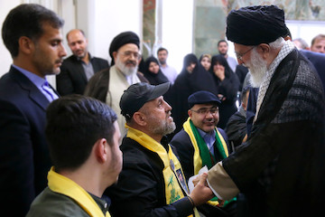 Hezbollah veterans met with Ayatollah Khamenei on victory anniversary