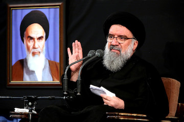 Ayatollah Khamenei attending the last night of mourning ceremonies for Muharram 2017