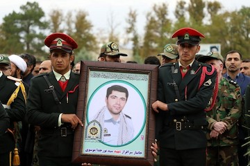 Ayatollah Khamenei issues a message on the martyrdom of veteran Moussavi Mofrad