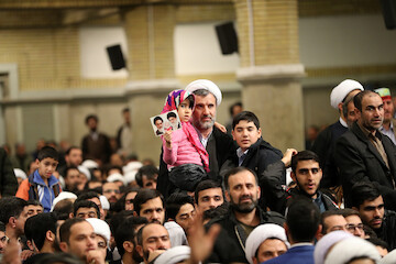 Thousands of people of Qom met with Imam Khamenei