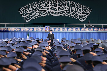 Ayatollah Khamenei receives Army Air Force commanders and staff