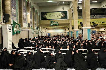 Panegyrists and Eulogists met with Ayatollah Khamenei on Lady Fatima's (as) birth anniversary