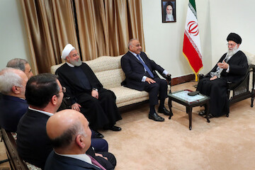 Ayatollah Khamenei received the Iraqi Prime Minister 