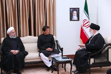 Pakistan PM Imran Khan met with Ayatollah Khamenei