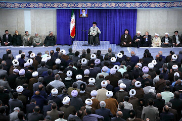 Government officials and activists met with Ayatollah Khamenei