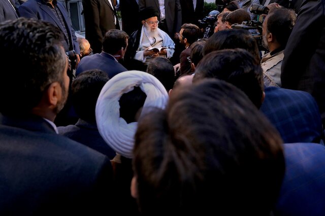 Poets met with Ayatollah Khamenei 