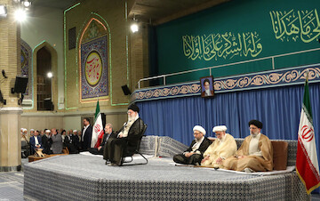 Ayatollah Khamenei meets with a group of officials and ambassadors from Islamic countries