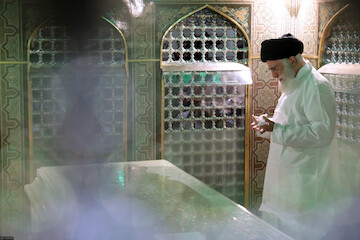 Ayatollah Khamenei attended ceremony of cleaning Shrine of Imam Ridha (a.s.s)