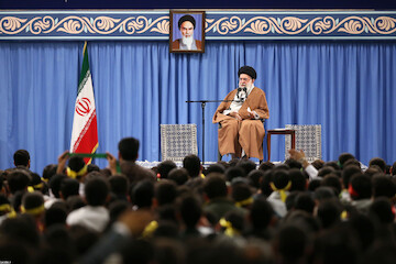 Thousands of students met with Ayatollah Khamenei