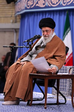 Imam Khamenei met with economic activists, entrepreneurs and product producers