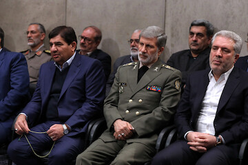Imam Khamenei met with economic activists, entrepreneurs and producers