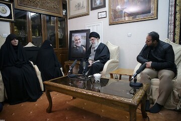 Imam Khamenei met with the family members of the Martyr Major General Qasem Soleimani