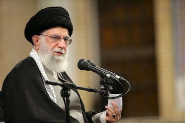 housands of people of Qom met with Imam Khamenei
