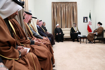 Imam Khamenei met with the Emir of Qatar