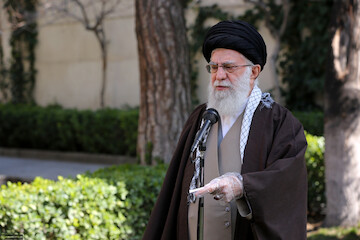 On National Week of Natural Resources, Ayatollah Khamenei planted tree saplings