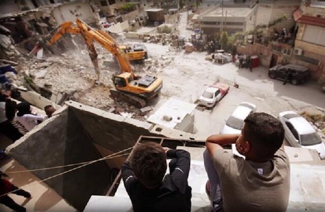 Demolishing Palestinians houses 