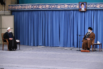 Imam Khamenei meeting with the National Committee on Combating Corona

