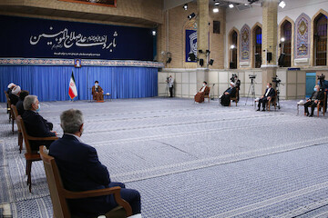 Imam Khamenei met with the Supreme Council of Economic Coordination of the Three Branches 
