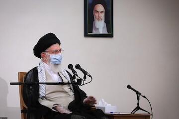 Imam Khamenei's submission to the health protocols during Corona