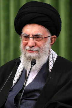 Imam Khamenei met with eulogists on Lady Fatima's (pbuh) birth anniv.