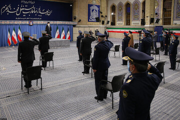 Imam Khamenei received Army Air Force commanders and staff